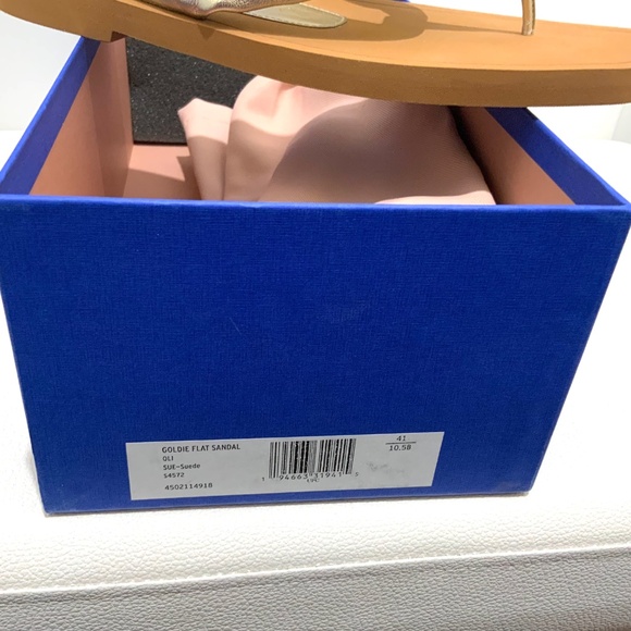 Stuart Weitzman Gold Metallic Cassie Round Toe Slip On Leather Flip Flop Sandals - Picture 4 of 9